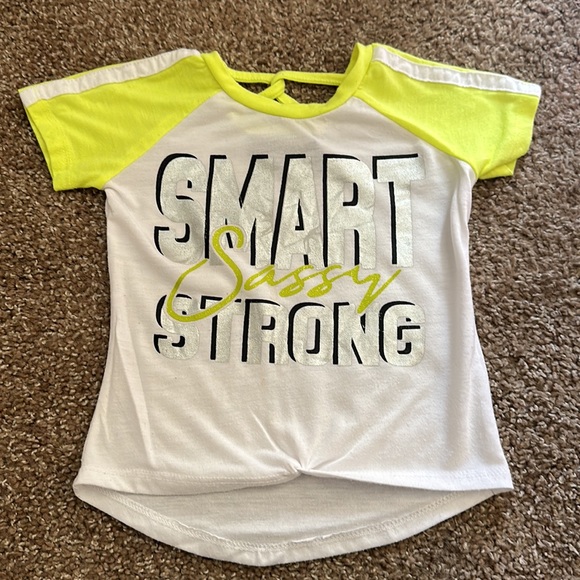 💚”Smart, Sassy and Strong” Tee💚 - Picture 2 of 5